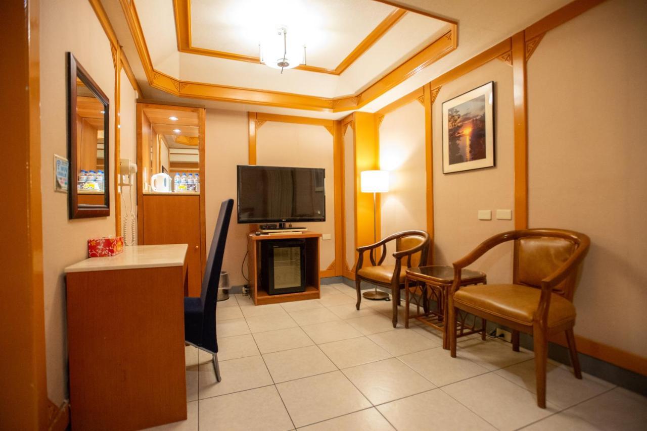 Hua Guo Hotel Chilung Exteriör bild